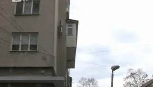 Варненец си разшири терасата, направи я на стая