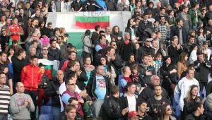 Полицейски час на стадиона за децата
