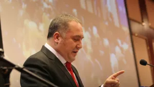 И ГЕРБ определя Слави Бинев като компромис - „голям и тежък”