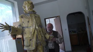Паметникът на Радой Ралин ще е пред бившето кино 