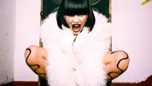 Jessie J ще си оперира глезена
