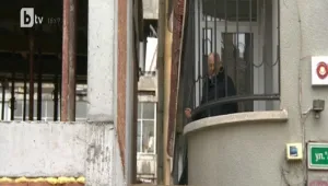 Хората в столичен блок живеят на ръка разстояние от съседна сграда