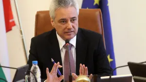 Райков посредничил между Танов и Златев в 