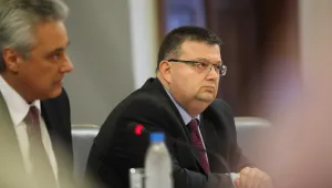 Зам.-шеф в ДАНС опра пешкира за мейла от 