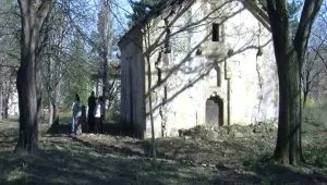 150-годишен храм си търси ктитори