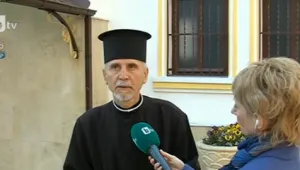 Подписка в подкрепа на свещеника, осветил къщата на Ванга