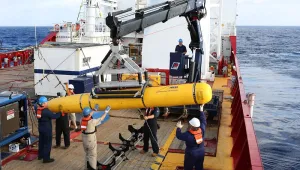 Подводният робот, издирващ полет 370, бе изваден часове по-рано