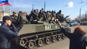 БТР-и с руски знамена в Краматорск и Славянск