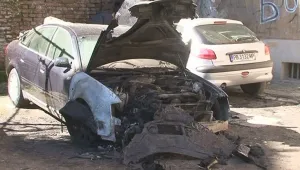 Умишлен палеж на автомобили в центъра на Пловдив (ВИДЕО)