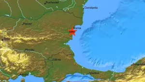 Слаб трус разлюля Варна през нощта