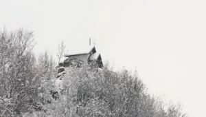 Храм високо в планината показва, че няма невъзможни неща