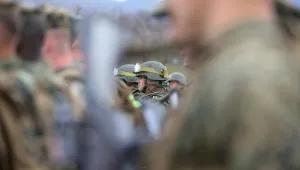 Предложение: Изискване за възраст и за пенсиониране на военни и полицаи