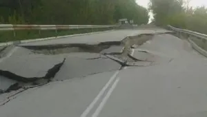 Пътят за град Кула се разцепи