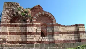Консервират църква в Стария Несебър с американски пари