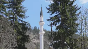 Младите семейства в Мадан само с религиозен брак