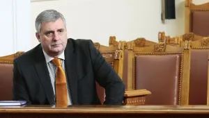 АБВ излезе от властта и изтегли Ивайло Калфин от кабинета (ОБЗОР)