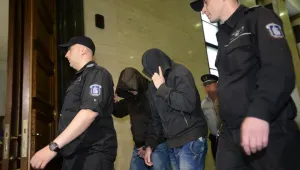 Полицаите, задържани за наркоразпространение, остават зад решетките 