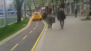 Такси по велоалеята