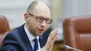 Украинският премиер  Арсений Яценюк подаде оставка