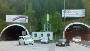 Тир се подпали в тунел 