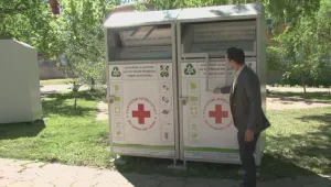 Поставиха контейнери за стари дрехи и в София