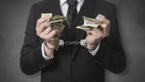 Десет души са арестувани в нова корупционна афера в кметството на Рим