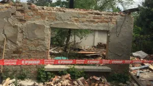 Къща затрупа собственика си в столицата