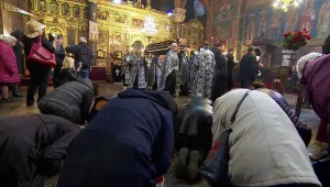 Хиляди минаха под плащаницата на Разпети петък