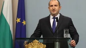 Румен Радев за нацистките поздрави: Властта се измъква, отчитайки професионализма на тези хора