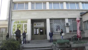 Крадецът от благоевградския КАТ се издължил на бакалия, после заровил плячката