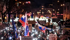 Десетки хиляди в Словакия искат независимо разследване на убийството на журналистa Ян Куциак и годеницата му 