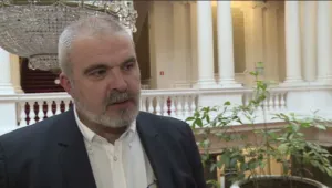 Депутат написа първия си роман