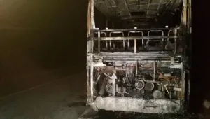 Пълен автобус горя по пътя за Гюешево