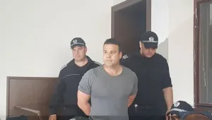 Оставиха в арест шефа на РУ Раковски Георги Илиев
