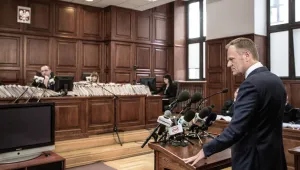 Доналд Туск се яви като свидетел в Полша по делото за самолетната катастрофа край Смоленск