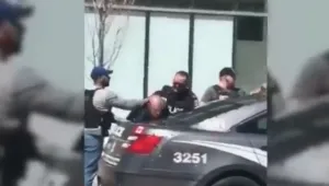 Любителско видео показва задържането на нападателя от Торонто