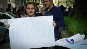 Продължава протестът на данъчните срещу съкращаването на 300 души