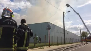 Пожар унищожи 2 милиона бутилки френско вино в Бордо