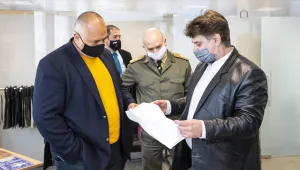Борисов: Да се зададе въпрос, че има медик без облекло, просто ме взривява, облекла има