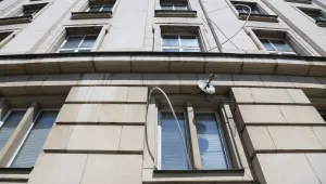 Софийският университет: По фасадата на Ректората не са направени нови дупки 