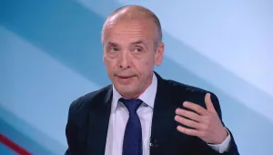 Доц. Мангъров и други лекари предизвикаха щаба на диспут за COVID-19