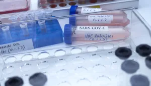 Проучване в „Лансет“: Британският вариант не причинява по-тежък COVID-19