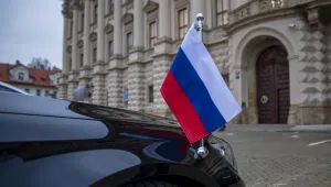 Излетя първият самолет с руски дипломати, изгонени от Чехия 