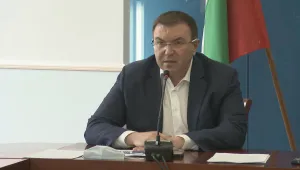 Здравният министър с препоръки към църквите за предстоящите великденски празници