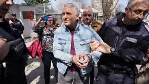 Бабикян и Хаджигенов са задържани пред руското посолство 