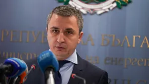 Александър Николов подаде оставка