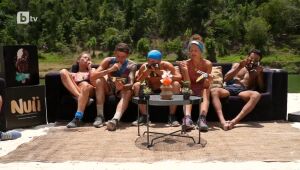 "Сини"-те доволно похапват сладолед след победата | Survivor