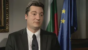 Румен Радев подписа указ за освобождаването на Крум Зарков като негов секретар 