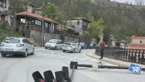 Силният вятър във Велико Търново събори светофар