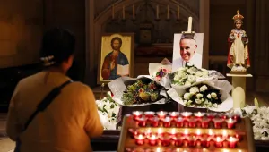 Правителството на Аржентина забрави племенник на папа Франциск, поискал да пътува за погребението